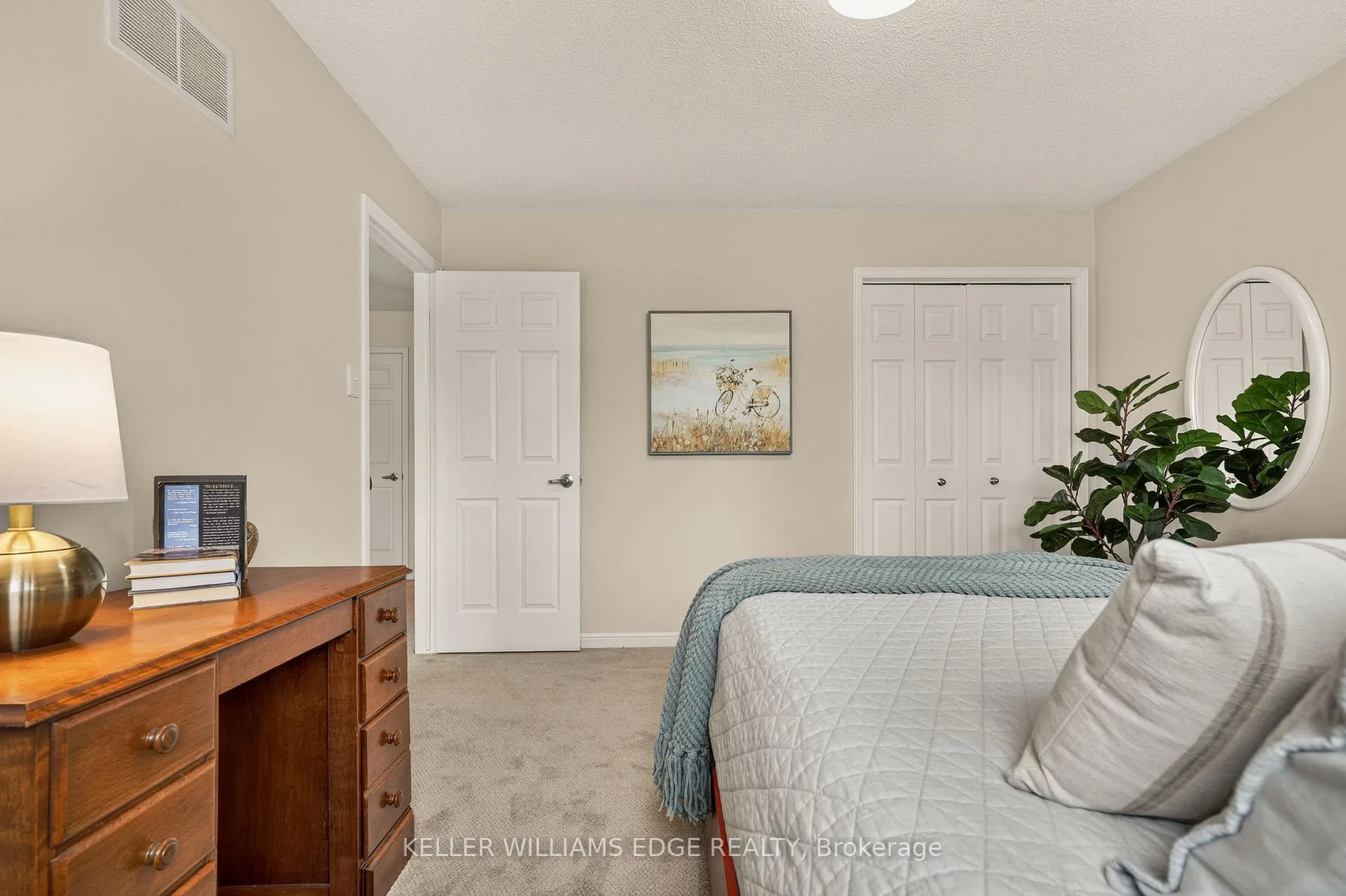 Photo 26 of 520 Woodview Road, Burlington, Roseland — HOMEH