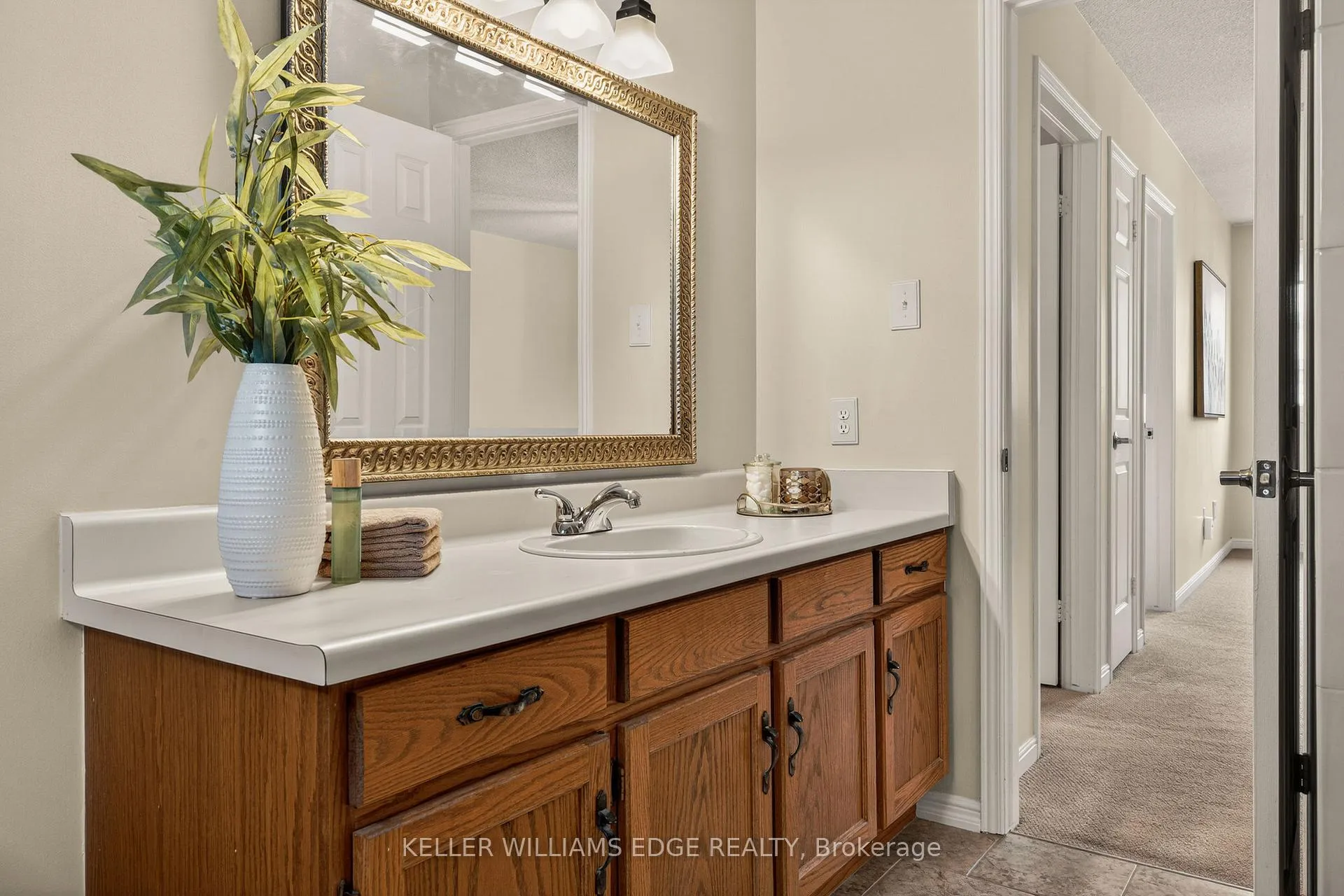 Photo 33 of 520 Woodview Road, Burlington, Roseland — HOMEH