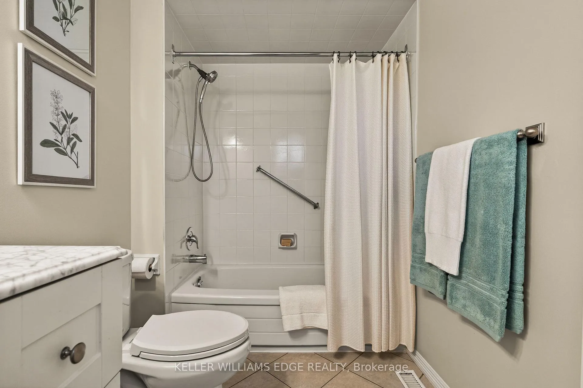 Photo 38 of 520 Woodview Road, Burlington, Roseland — HOMEH