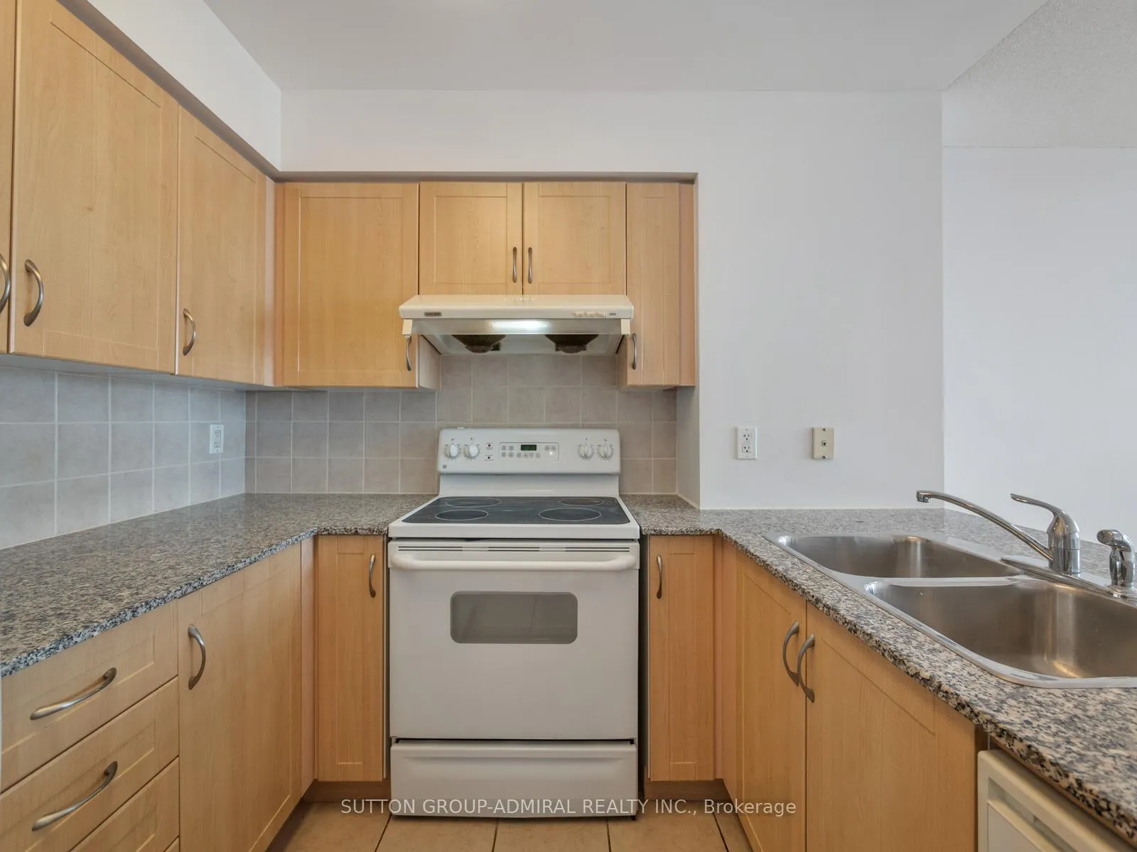 Photo 9 of Unit 1101, 60 Disera Drive, Vaughan, Beverley Glen — HOMEH