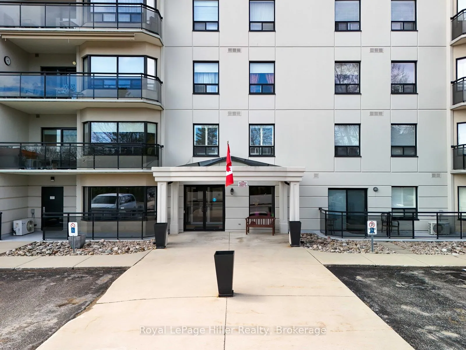 Photo of Unit #102, 160 Romeo Street S