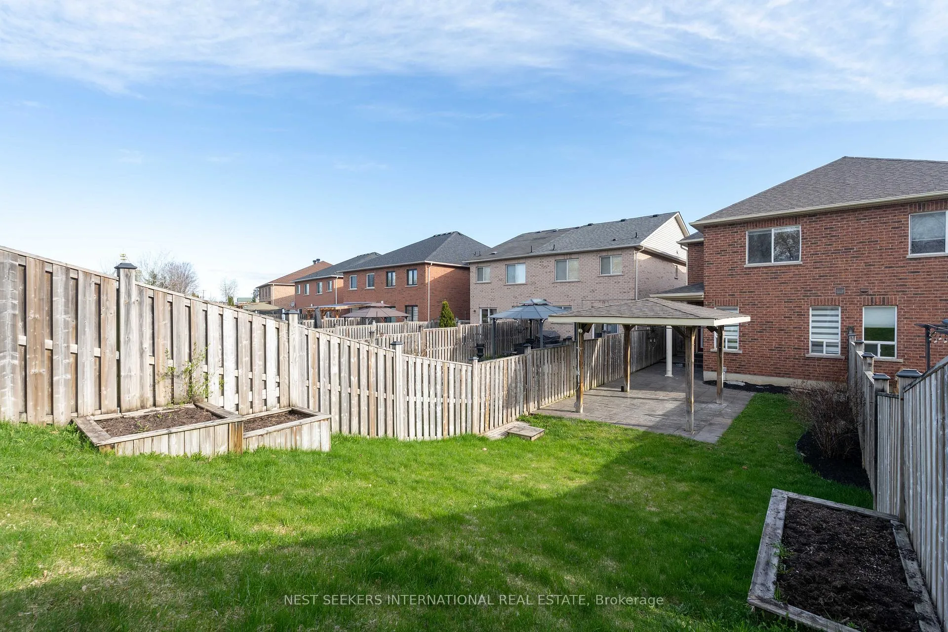 Photo 2 of 115 Headwater Road, Caledon, Bolton West — HOMEH