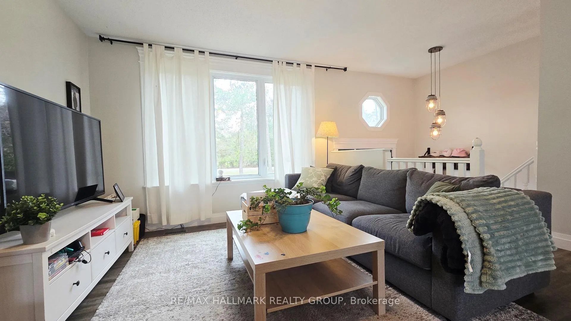 Photo 2 of 244 Baldwin Street, Ottawa, Constance Bay — HOMEH