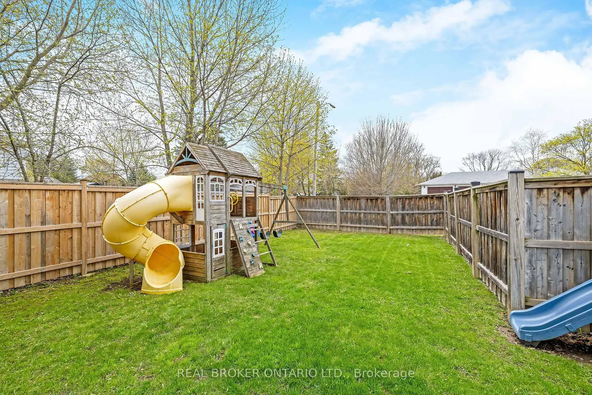 Photo 32 of 3 Allen Road, Halton Hills, Georgetown — HOMEH