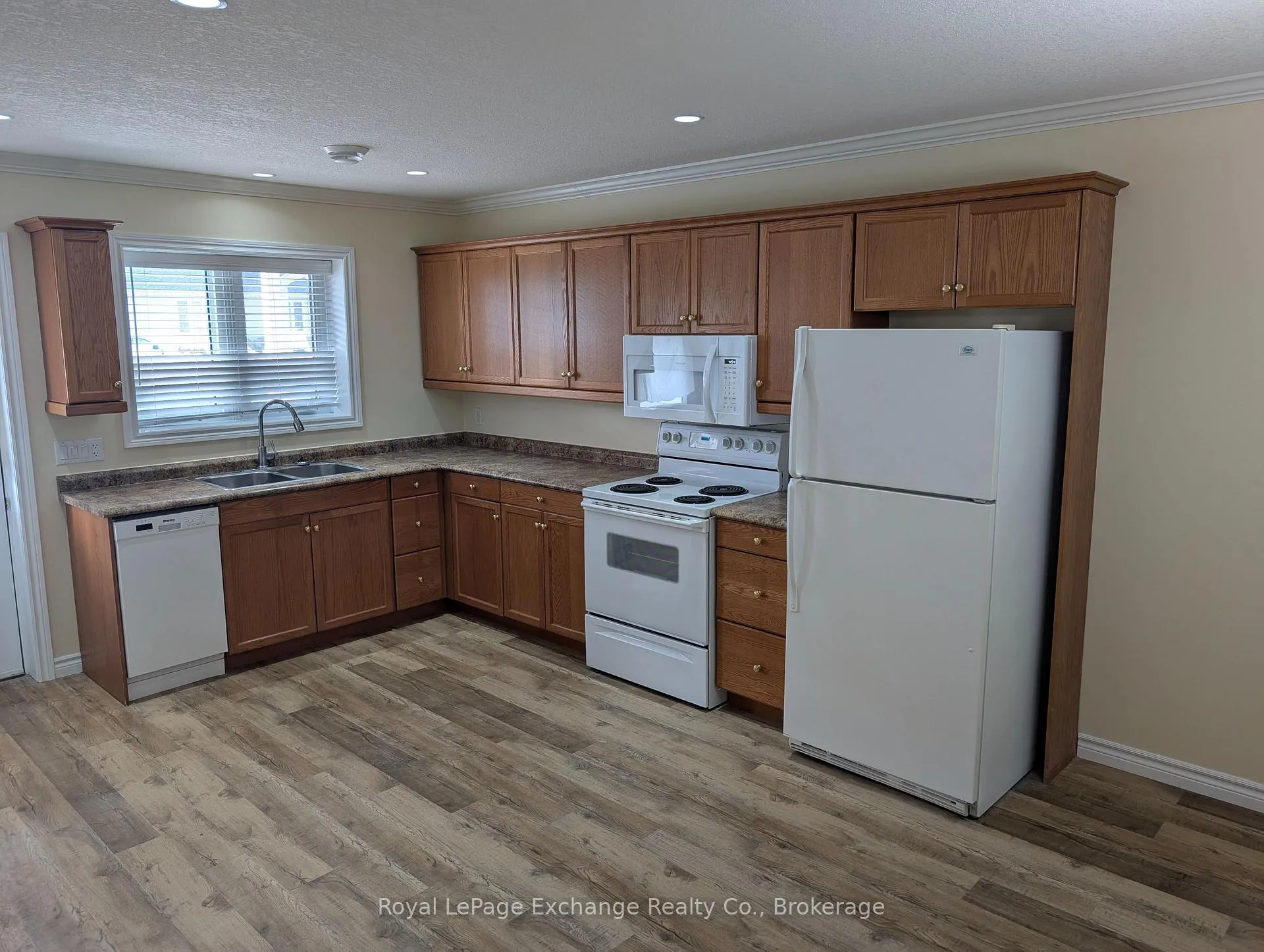 Photo 4 of Unit 4, 28a Park Street, Huron-Kinloss — HOMEH