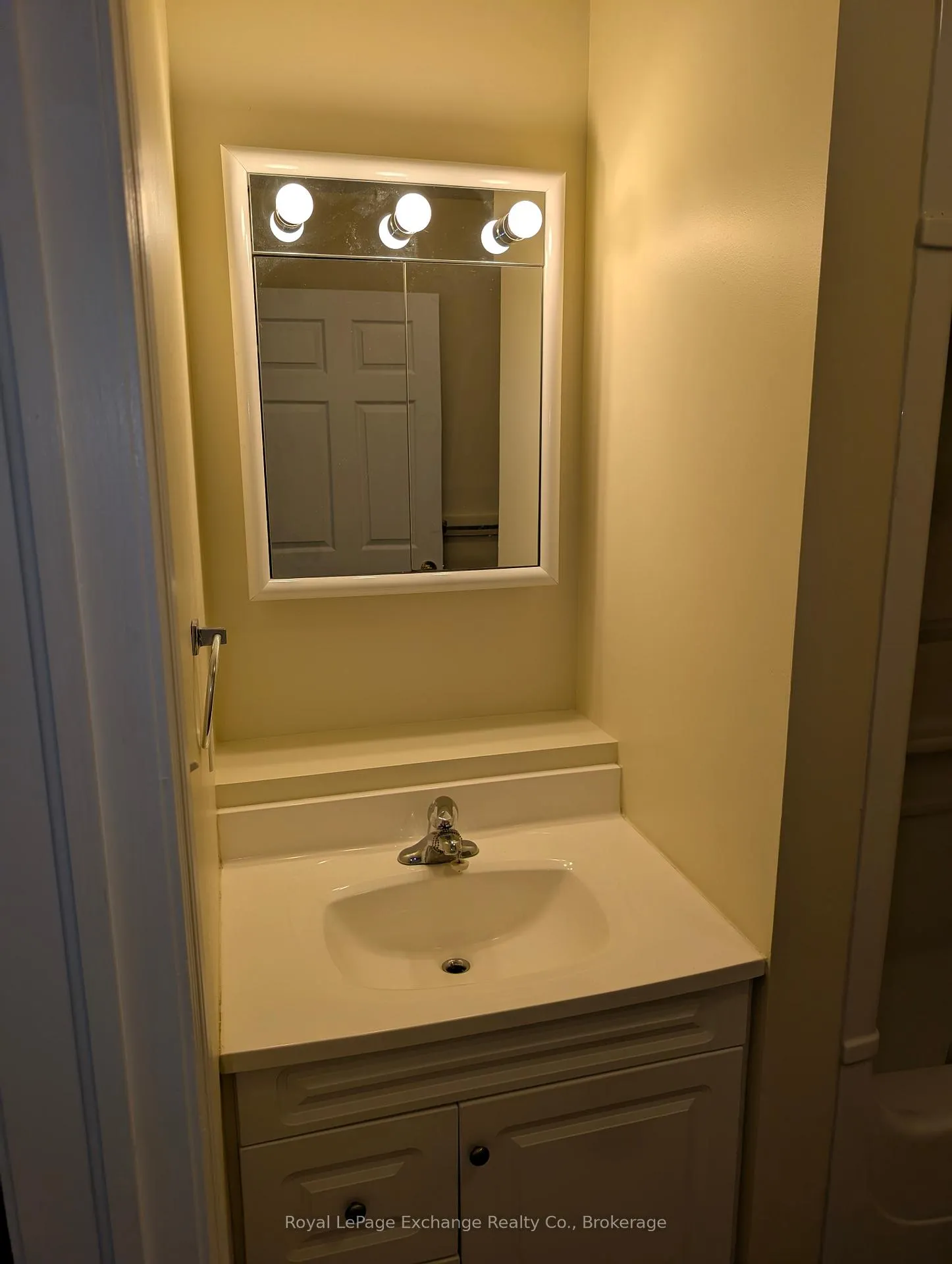 Photo 9 of Unit 4, 28a Park Street, Huron-Kinloss — HOMEH