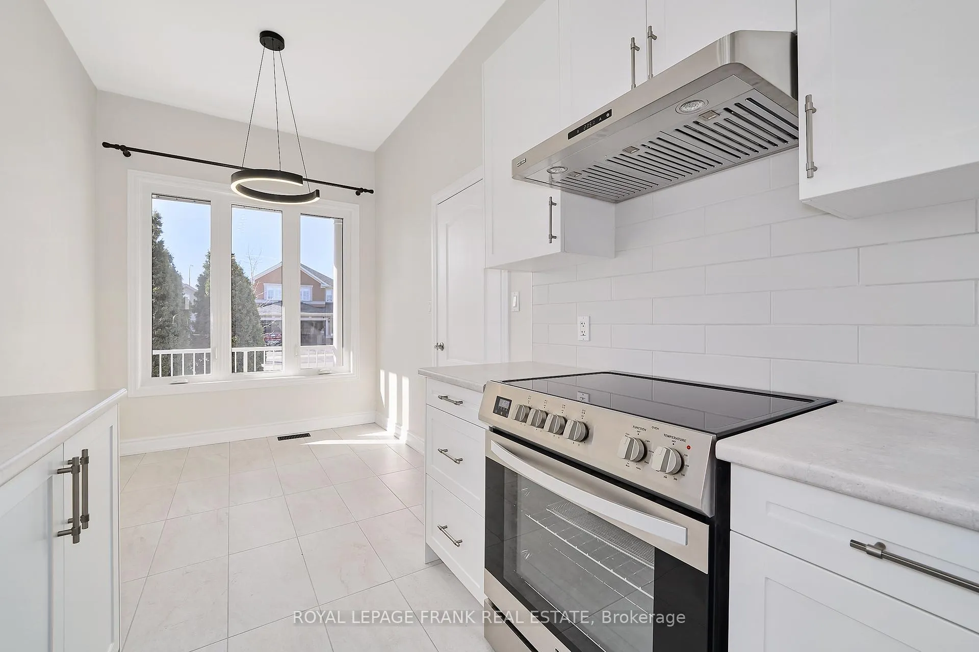 Photo 6 of 16 Treen Crescent, Whitby, Rolling Acres — HOMEH