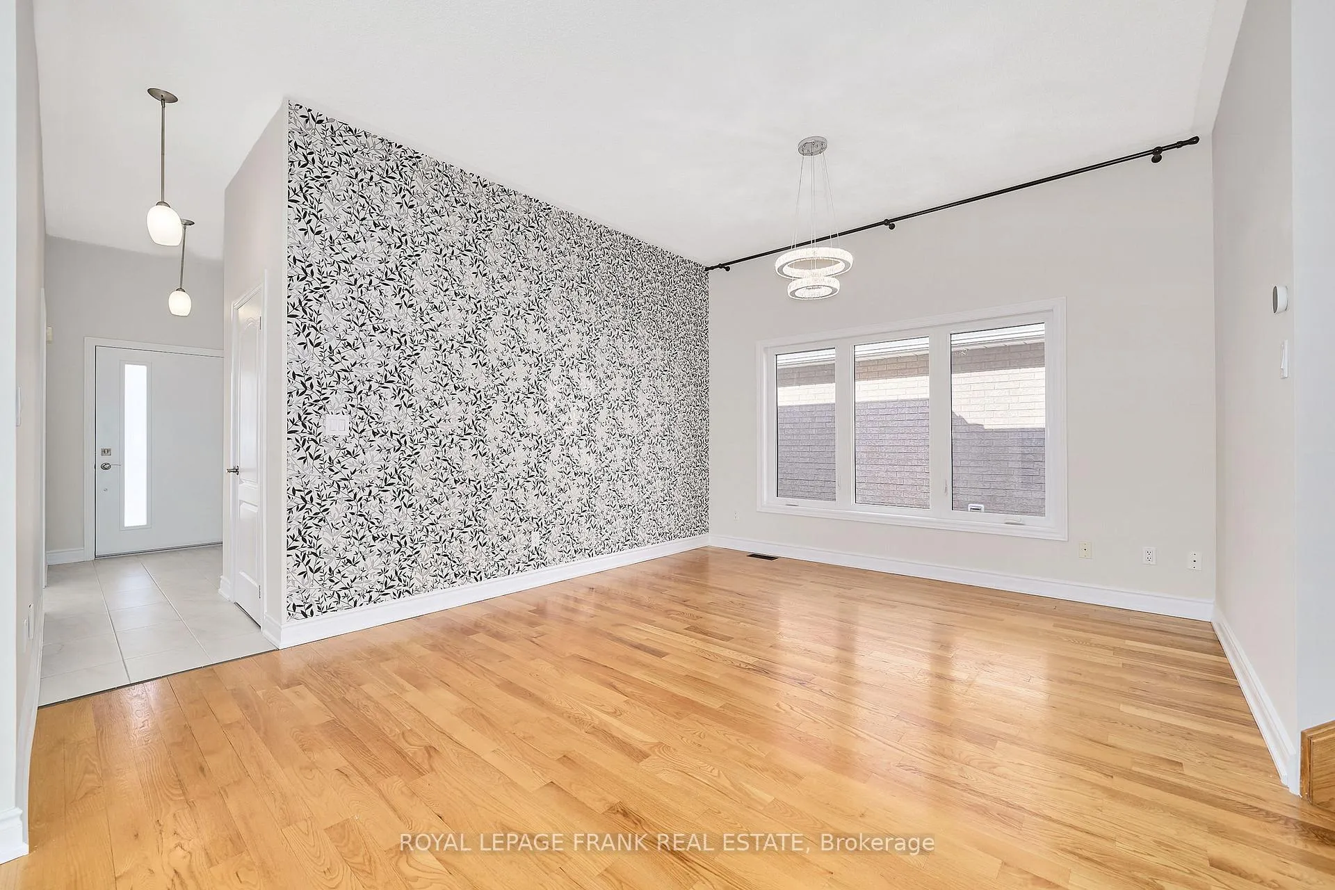 Photo 8 of 16 Treen Crescent, Whitby, Rolling Acres — HOMEH