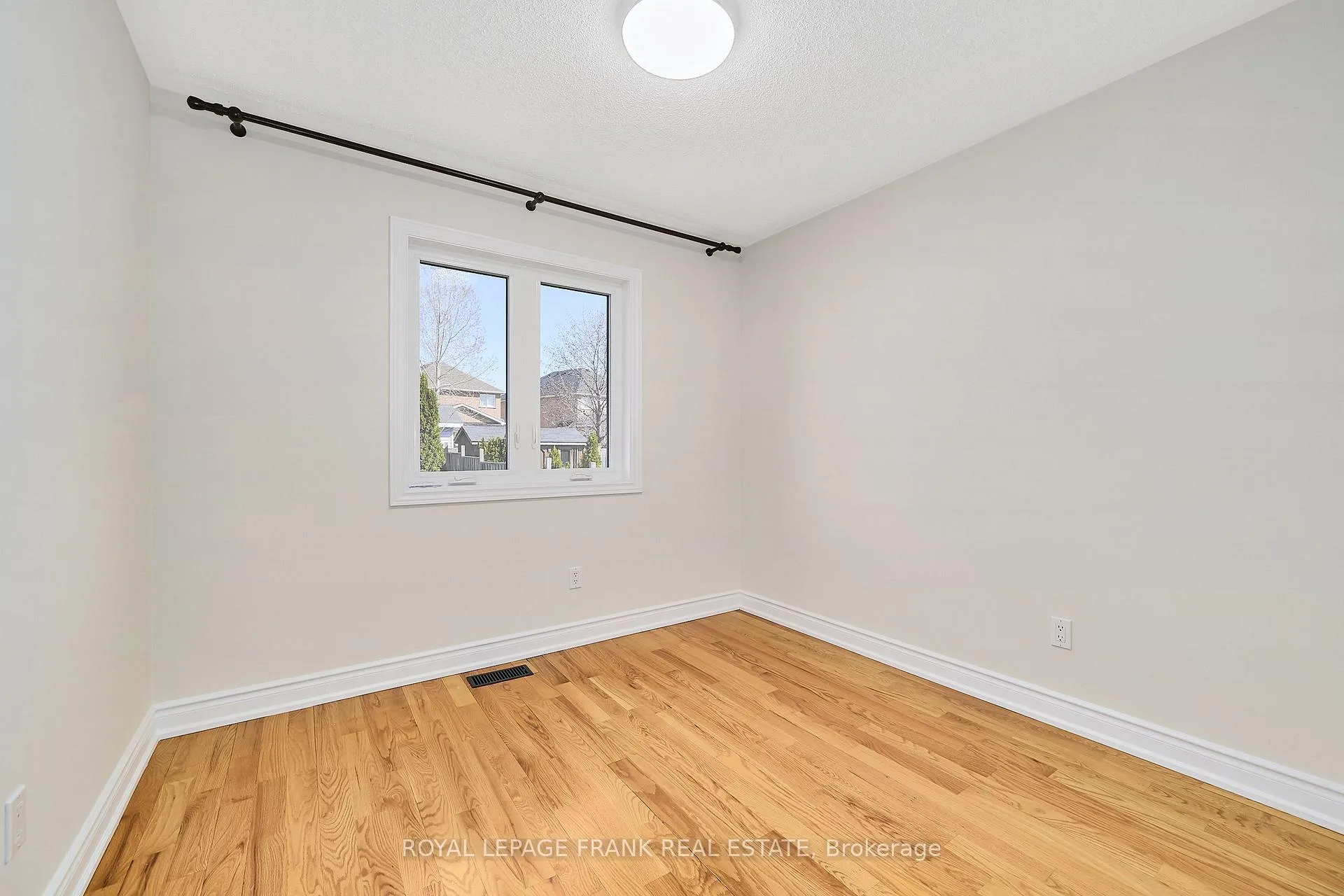 Photo 15 of 16 Treen Crescent, Whitby, Rolling Acres — HOMEH