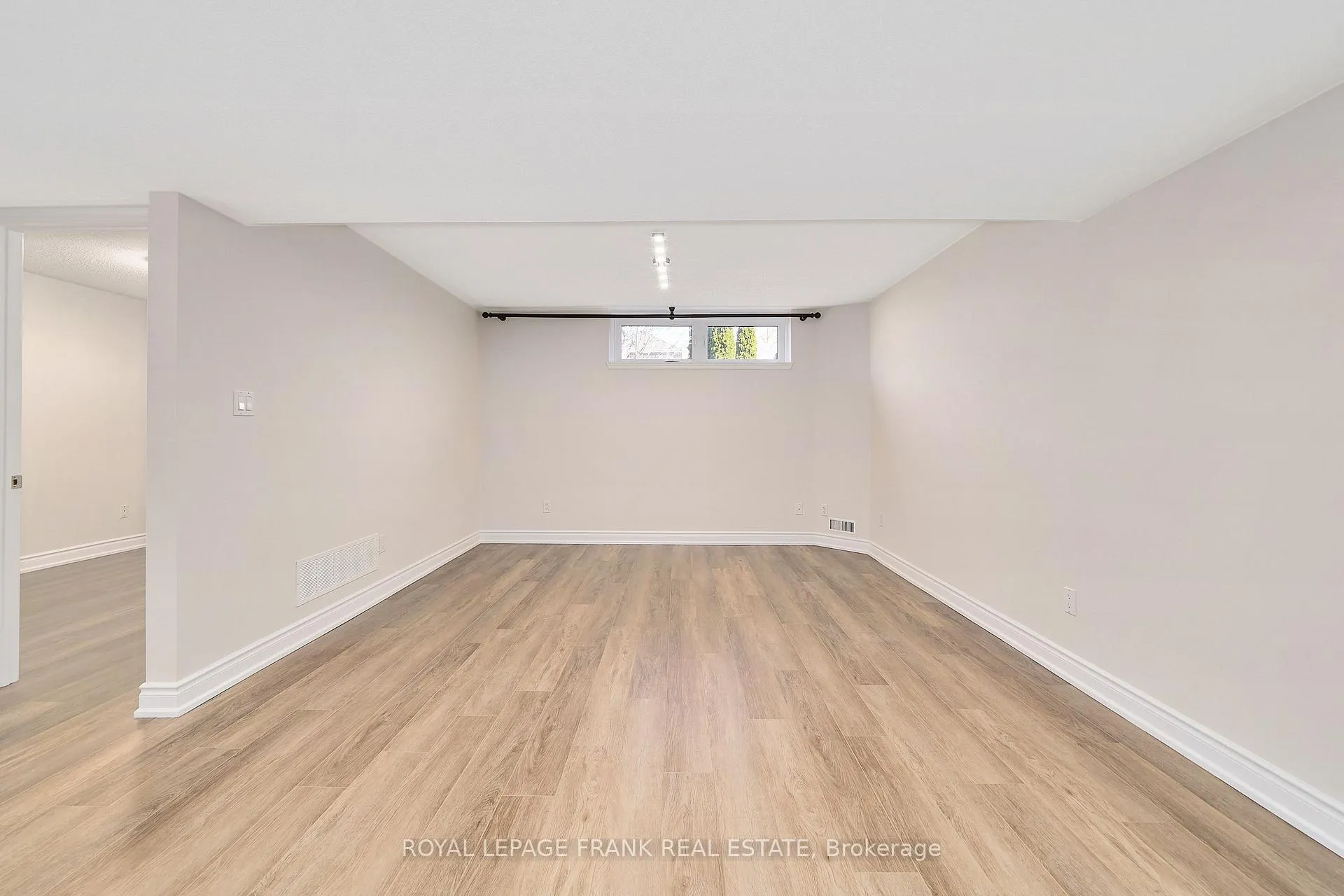 Photo 21 of 16 Treen Crescent, Whitby, Rolling Acres — HOMEH