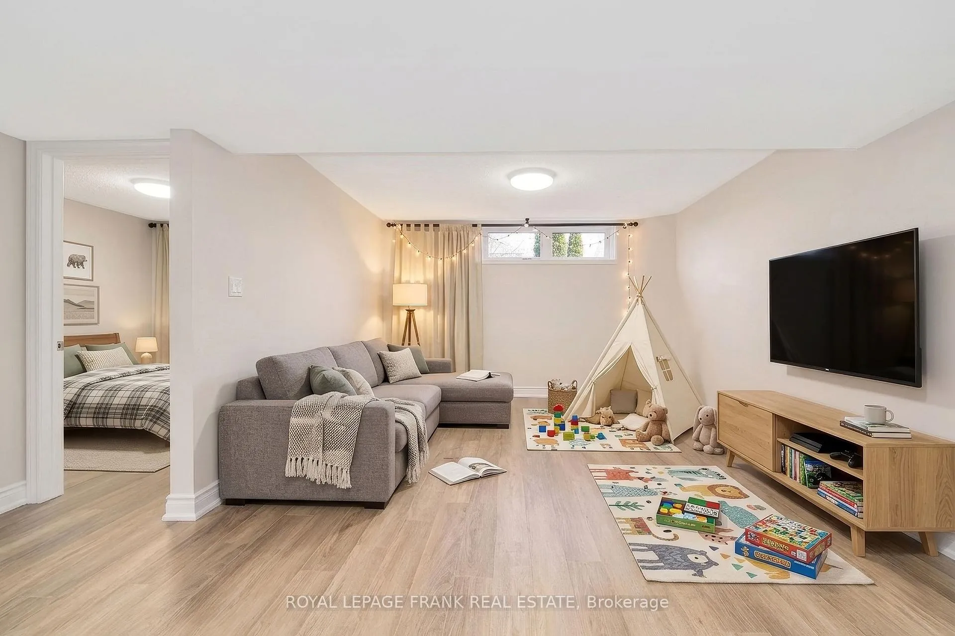 Photo 22 of 16 Treen Crescent, Whitby, Rolling Acres — HOMEH