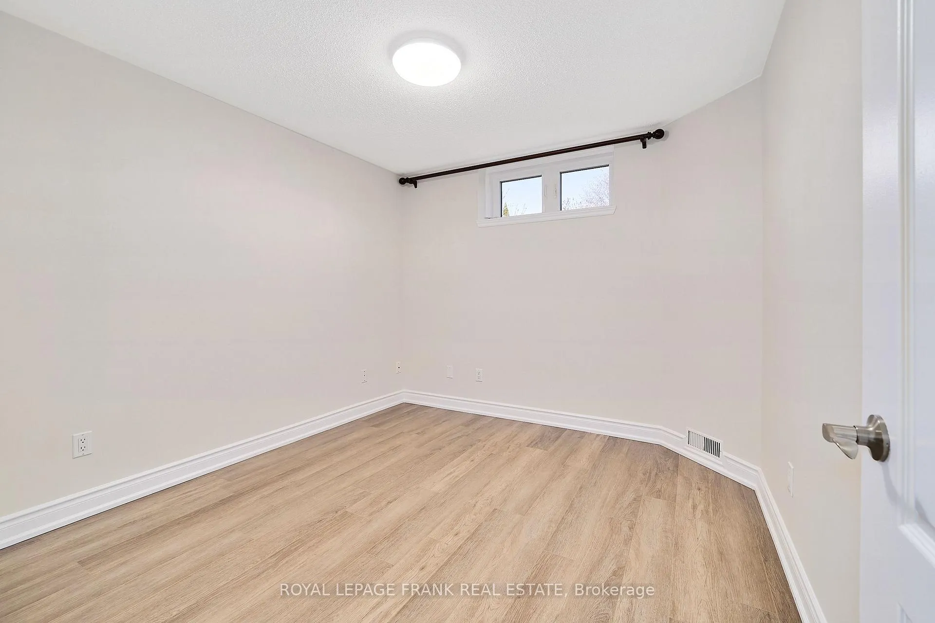 Photo 23 of 16 Treen Crescent, Whitby, Rolling Acres — HOMEH