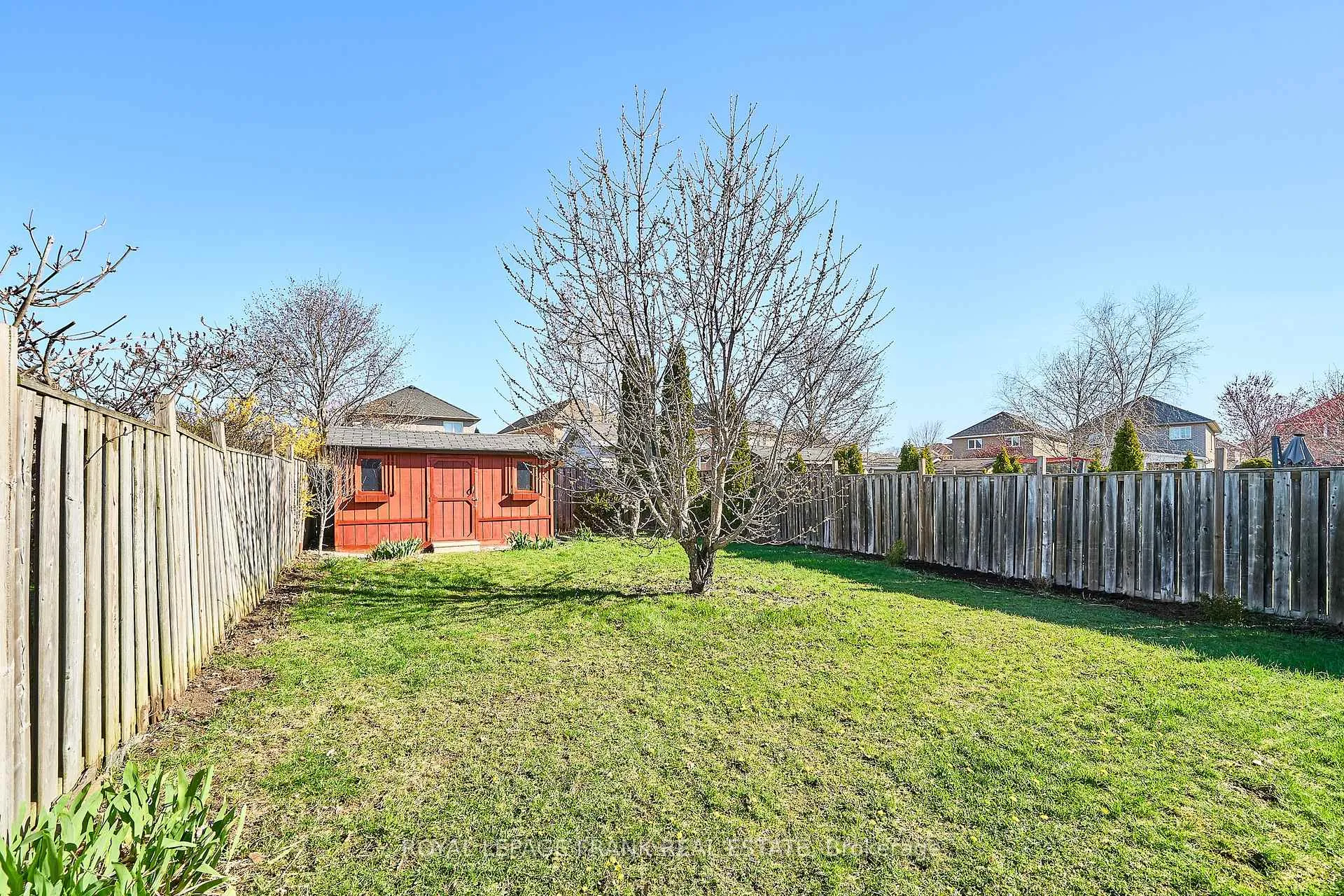 Photo 27 of 16 Treen Crescent, Whitby, Rolling Acres — HOMEH