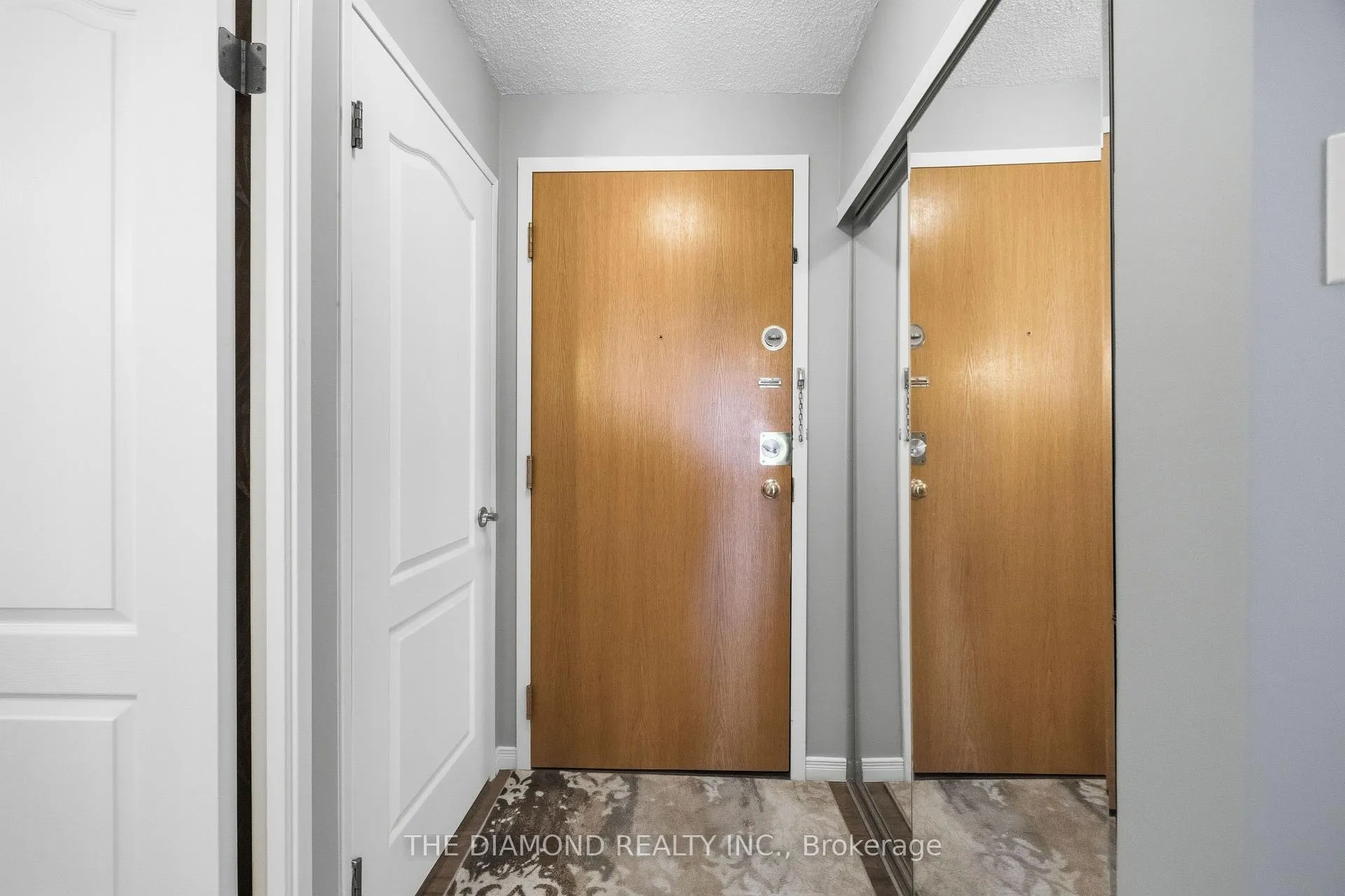 Photo 7 of Unit 1603, 61 Markbrook Lane, Etobicoke, Mount Olive-Silverstone-Jamestown — HOMEH