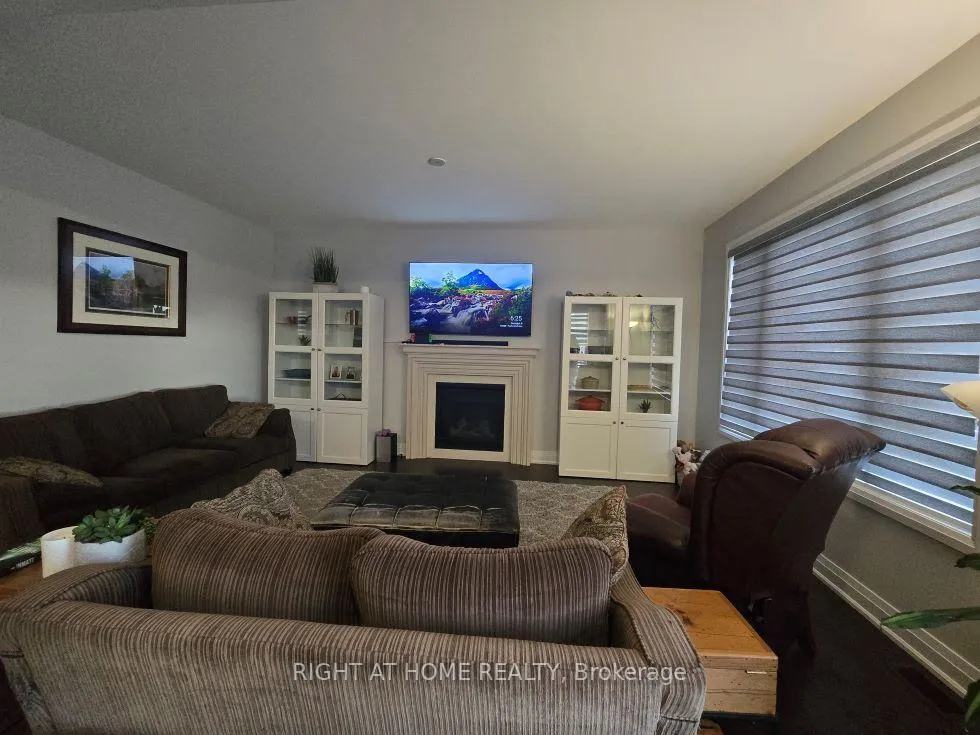 Photo 11 of 2 Periwinkle Road, Springwater, Midhurst — HOMEH