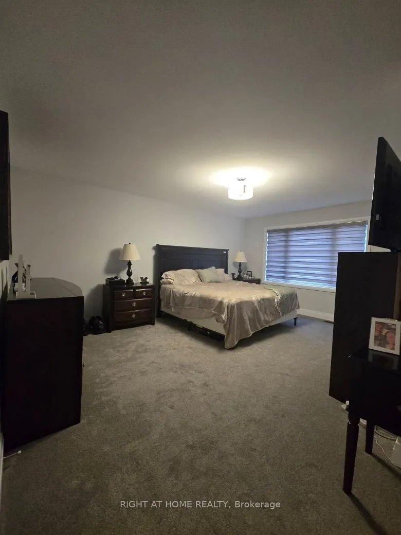 Photo 15 of 2 Periwinkle Road, Springwater, Midhurst — HOMEH