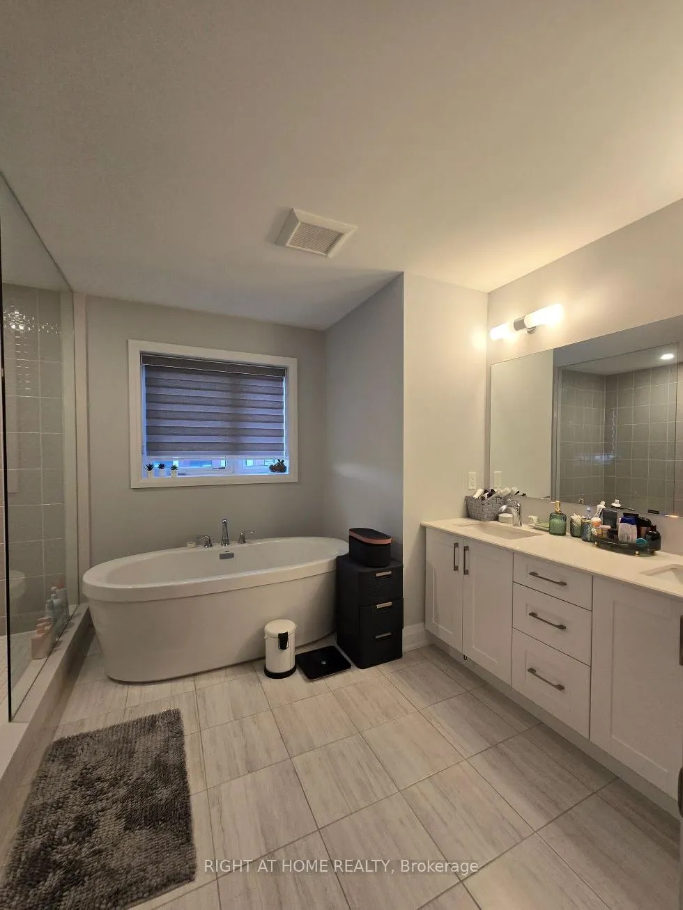 Photo 18 of 2 Periwinkle Road, Springwater, Midhurst — HOMEH