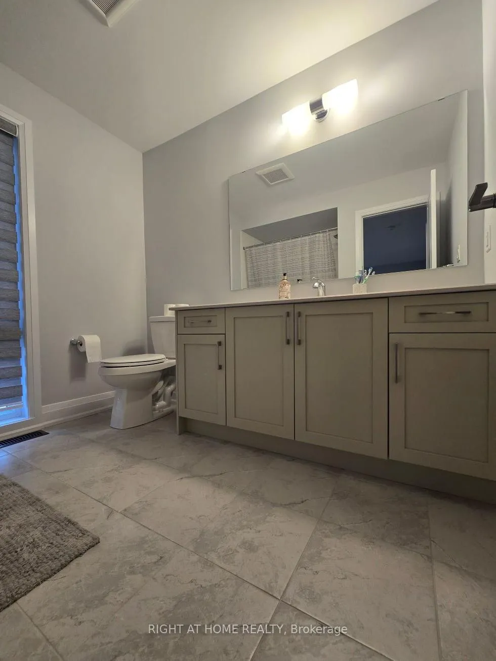 Photo 21 of 2 Periwinkle Road, Springwater, Midhurst — HOMEH