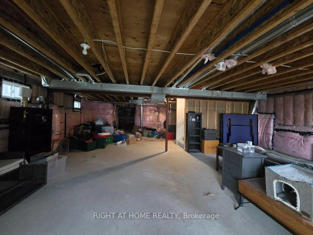 Photo 24 of 2 Periwinkle Road, Springwater, Midhurst — HOMEH