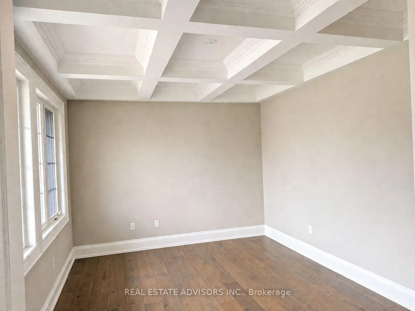 Photo 2 of 428 Maplehurst Avenue, Oakville, West — HOMEH