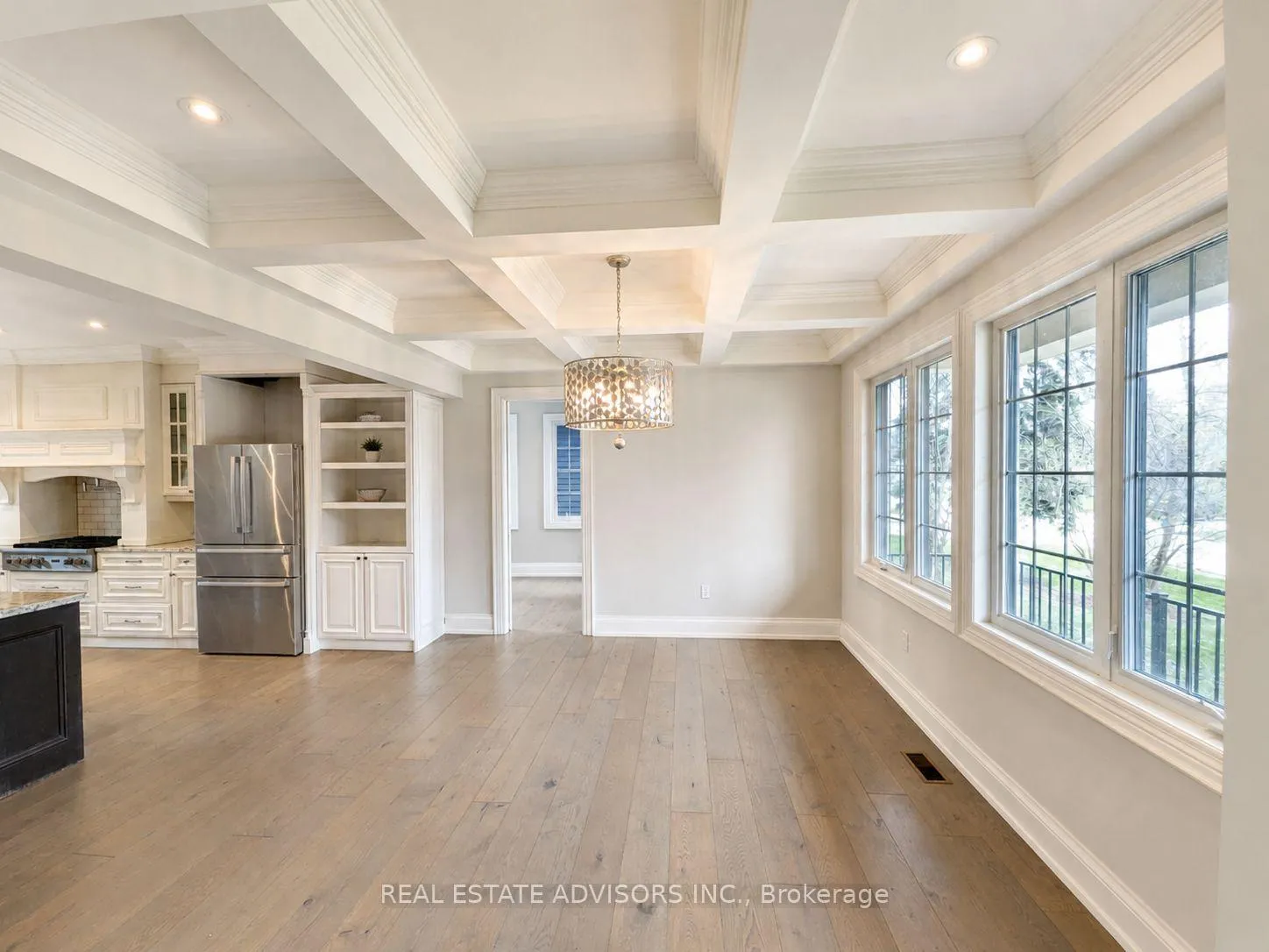 Photo 4 of 428 Maplehurst Avenue, Oakville, West — HOMEH