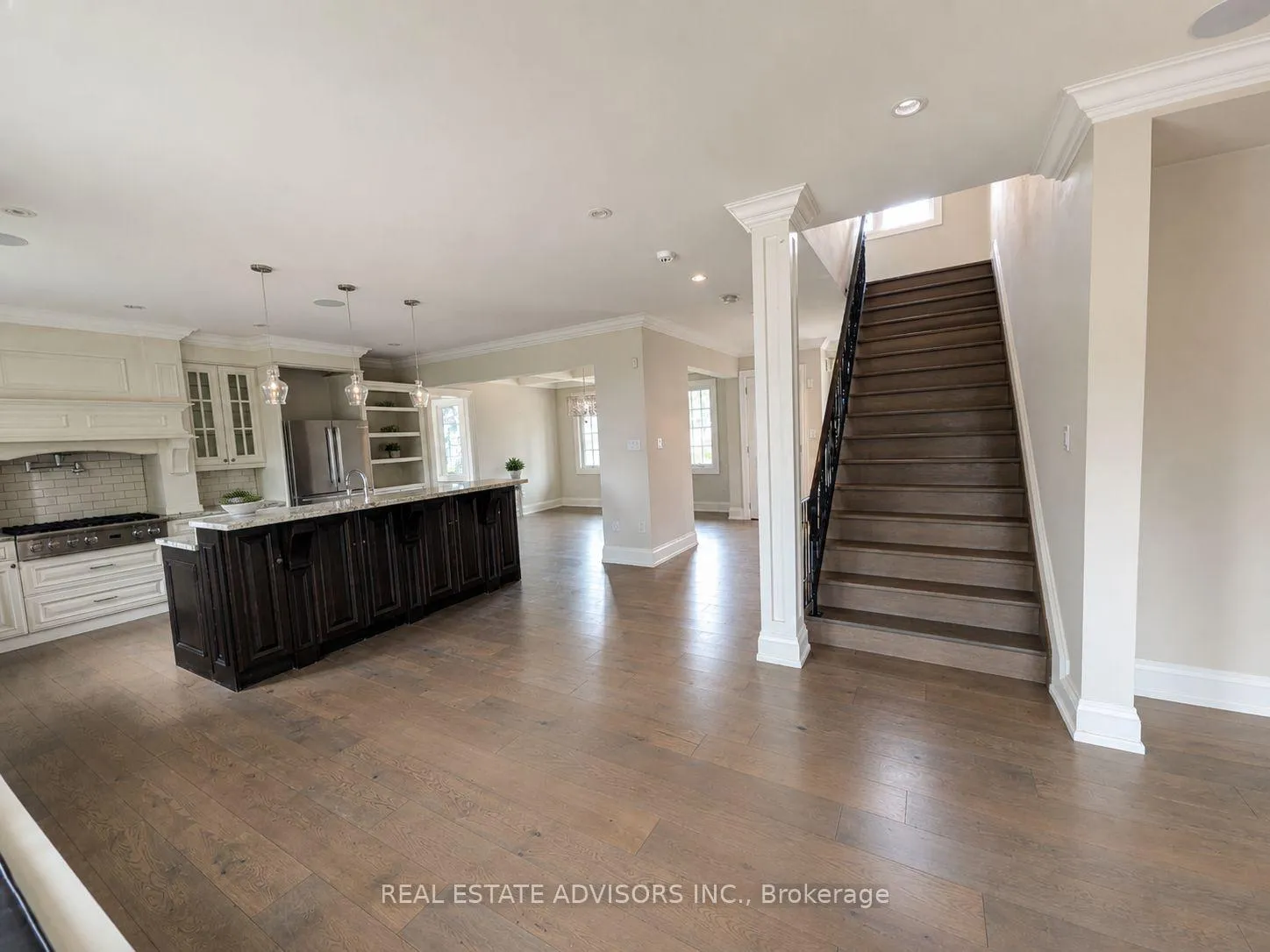 Photo 9 of 428 Maplehurst Avenue, Oakville, West — HOMEH