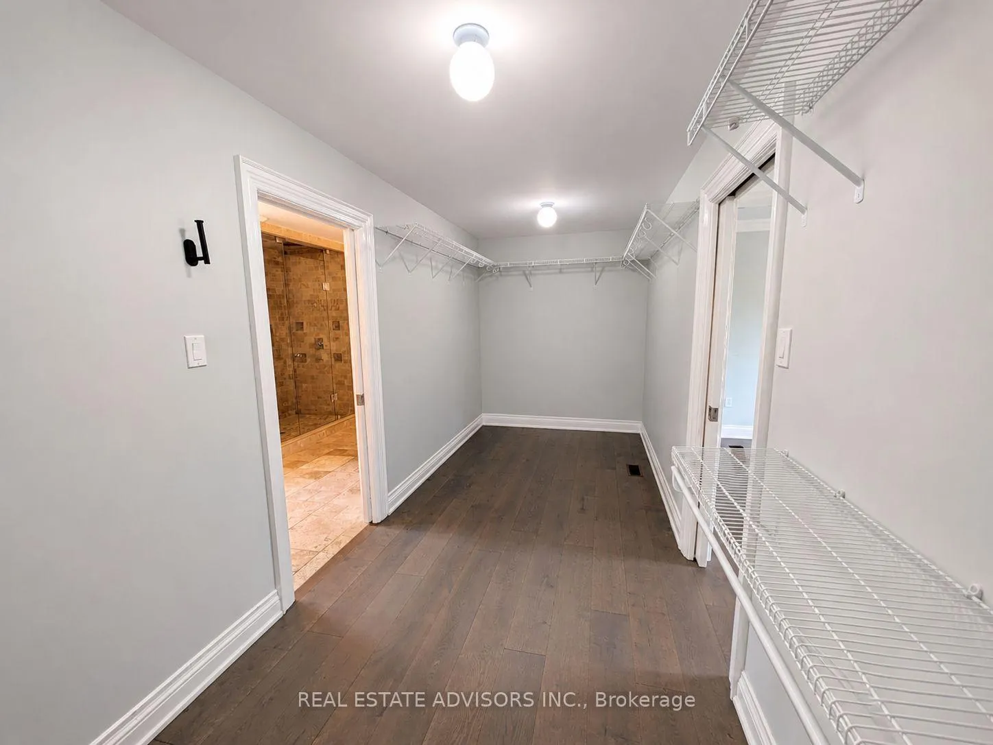 Photo 12 of 428 Maplehurst Avenue, Oakville, West — HOMEH