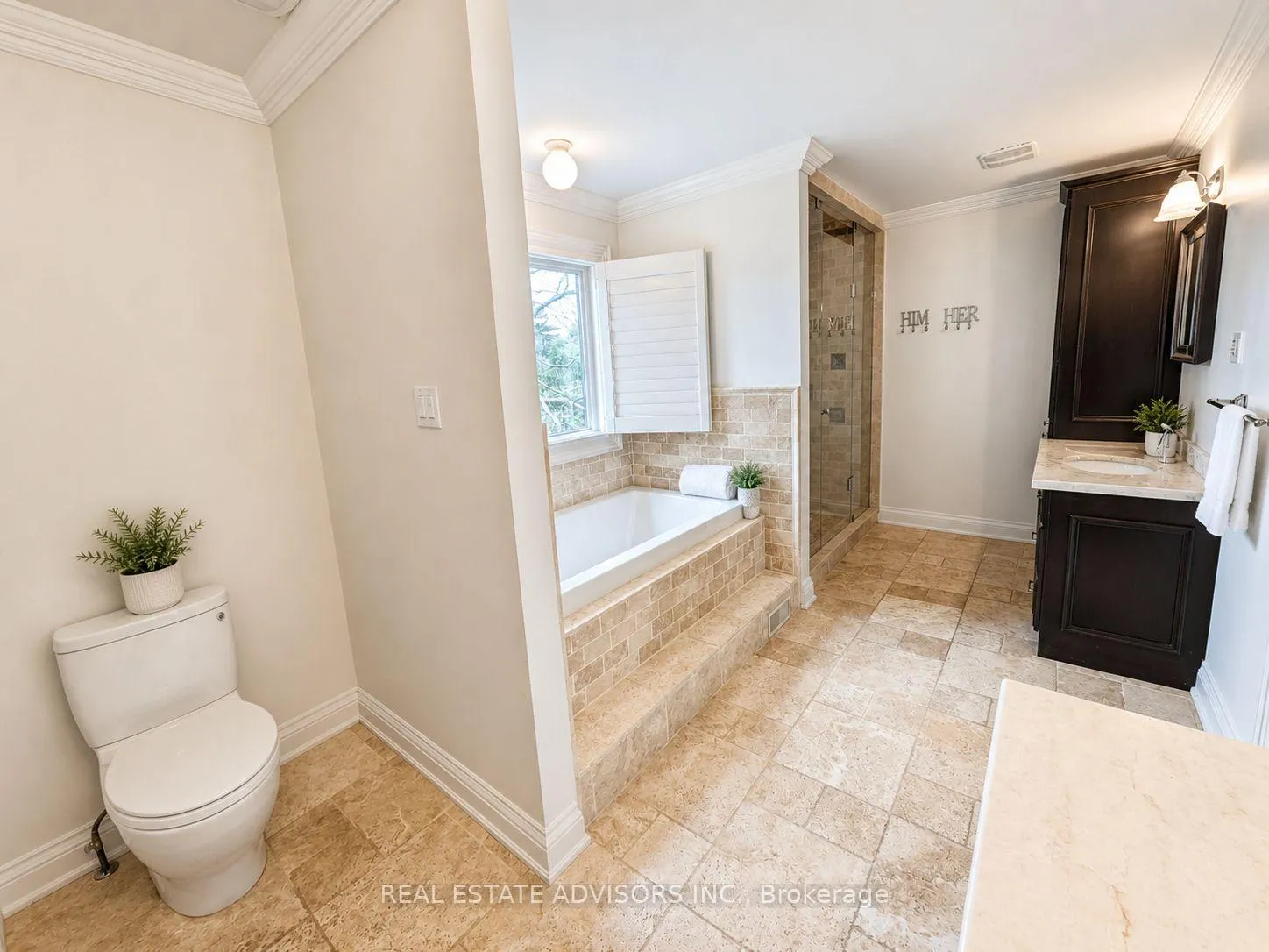 Photo 13 of 428 Maplehurst Avenue, Oakville, West — HOMEH