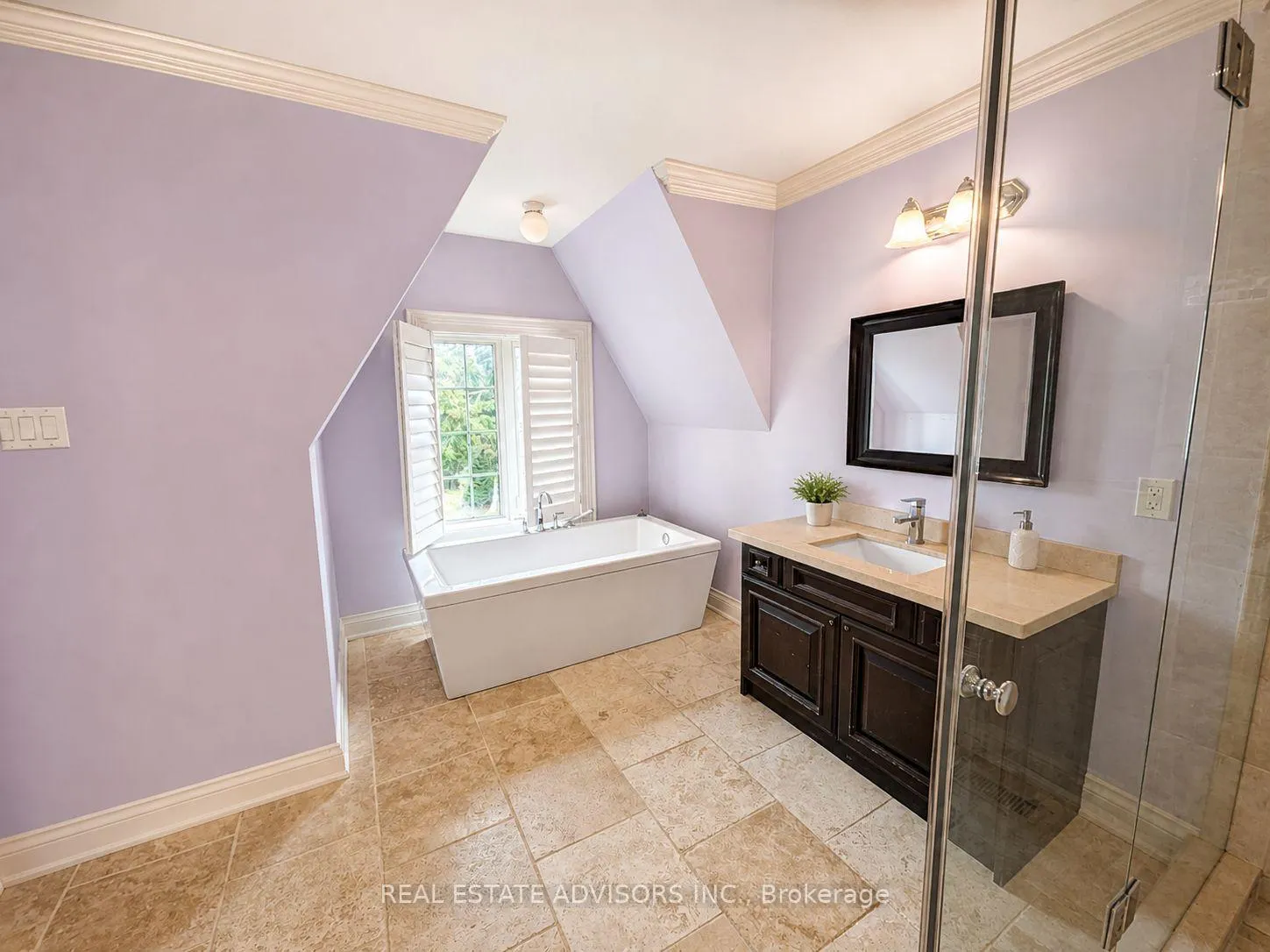 Photo 18 of 428 Maplehurst Avenue, Oakville, West — HOMEH