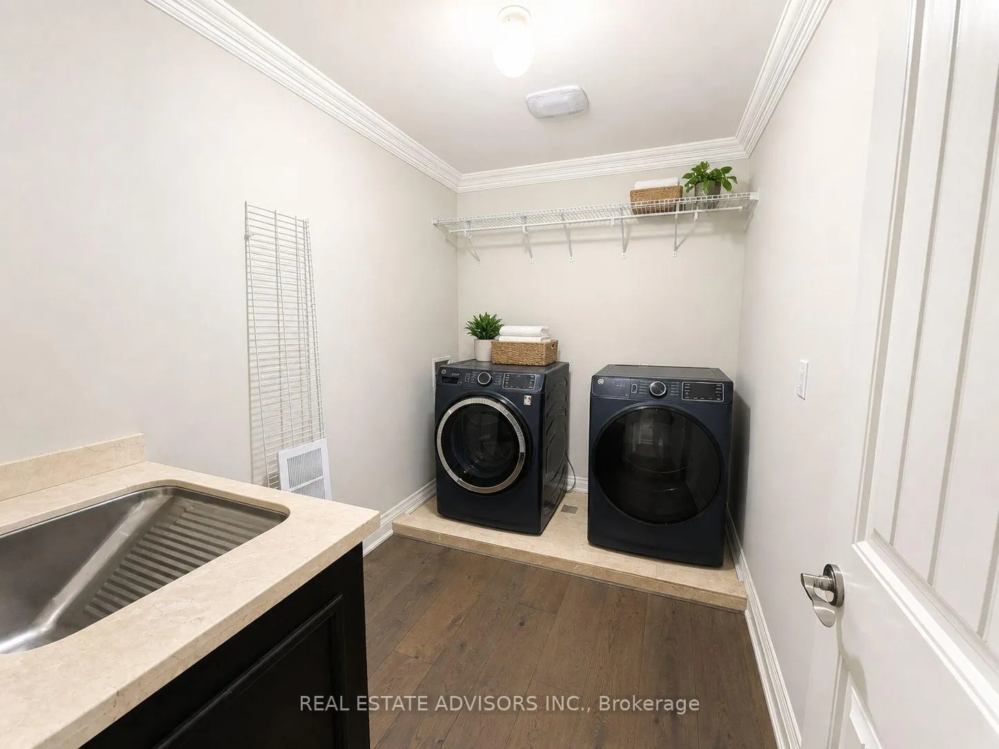 Photo 22 of 428 Maplehurst Avenue, Oakville, West — HOMEH