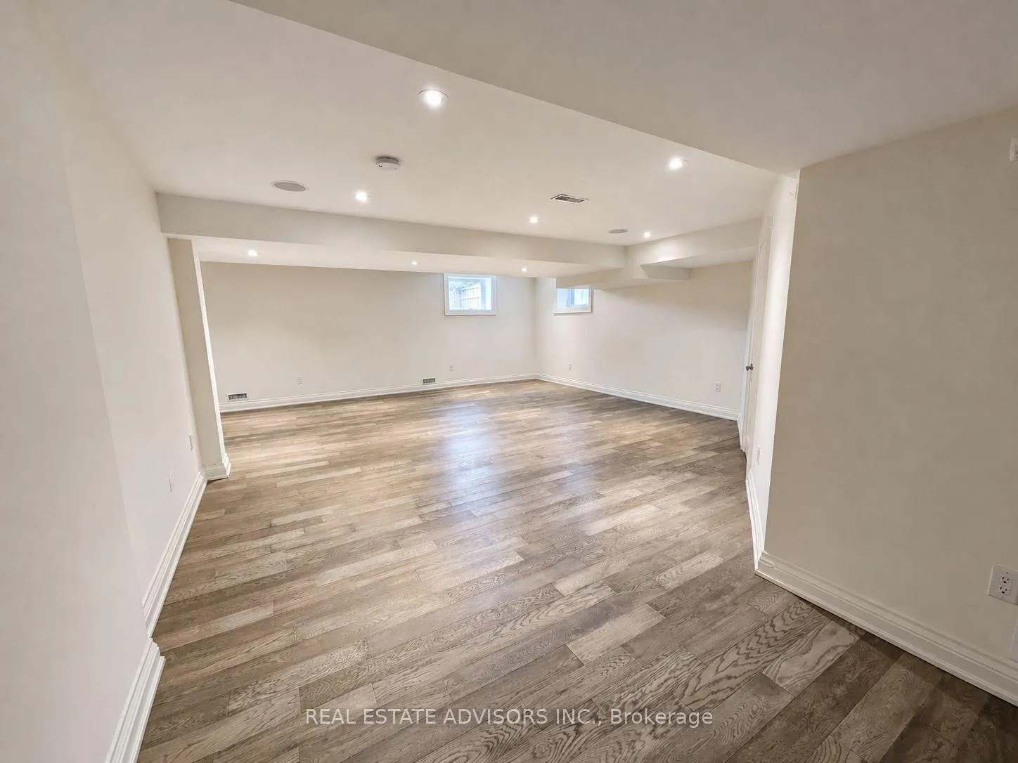 Photo 23 of 428 Maplehurst Avenue, Oakville, West — HOMEH