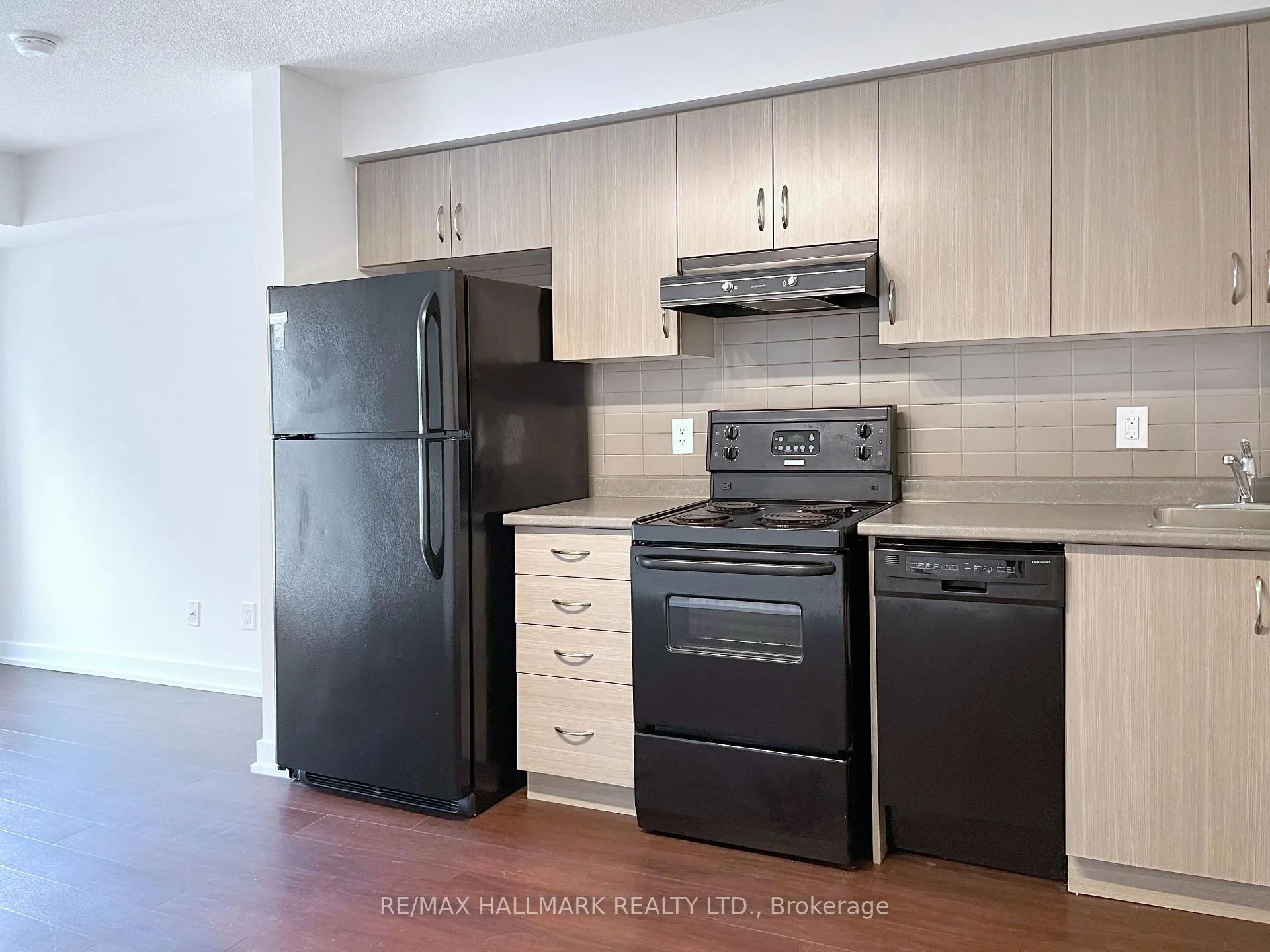 Photo 5 of Unit 1008, 132 Berkeley Street, Toronto, Moss Park — HOMEH