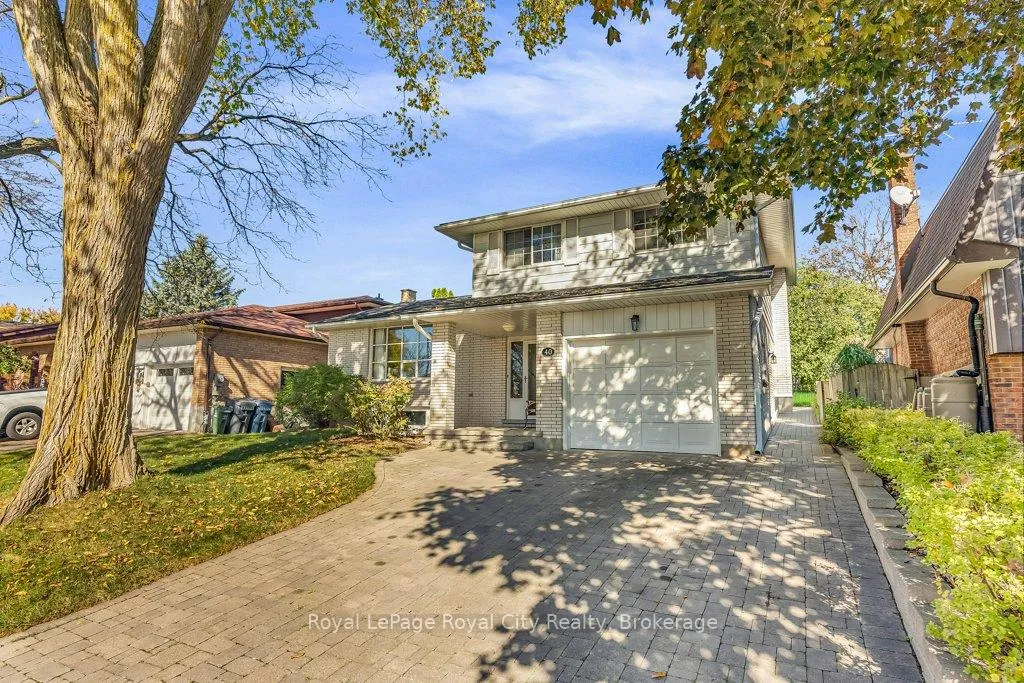 Photo 2 of 40 Keats Crescent, Guelph, Kortright West — HOMEH