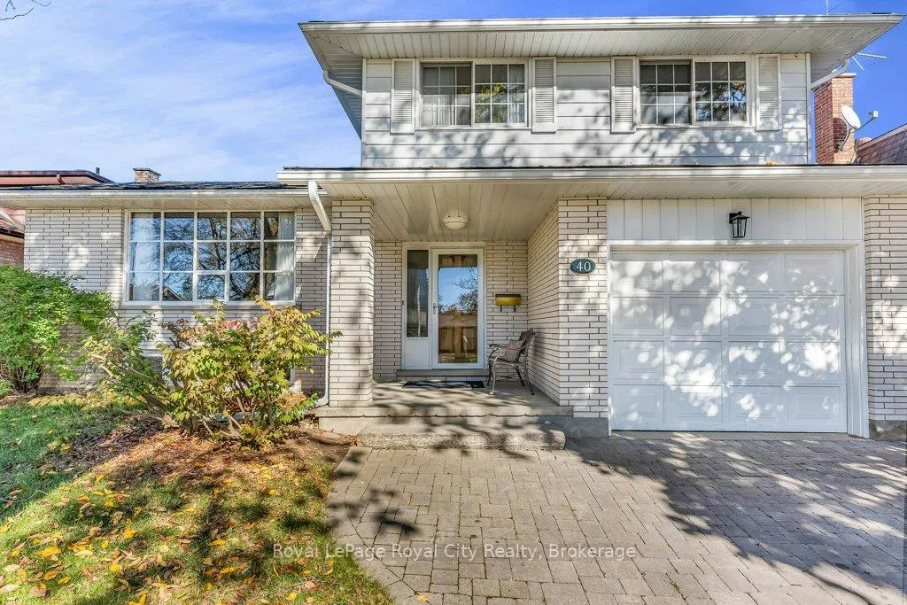 Photo 3 of 40 Keats Crescent, Guelph, Kortright West — HOMEH