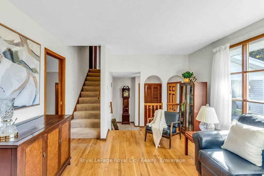 Photo 8 of 40 Keats Crescent, Guelph, Kortright West — HOMEH