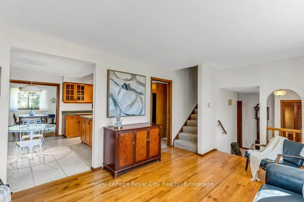 Photo 9 of 40 Keats Crescent, Guelph, Kortright West — HOMEH