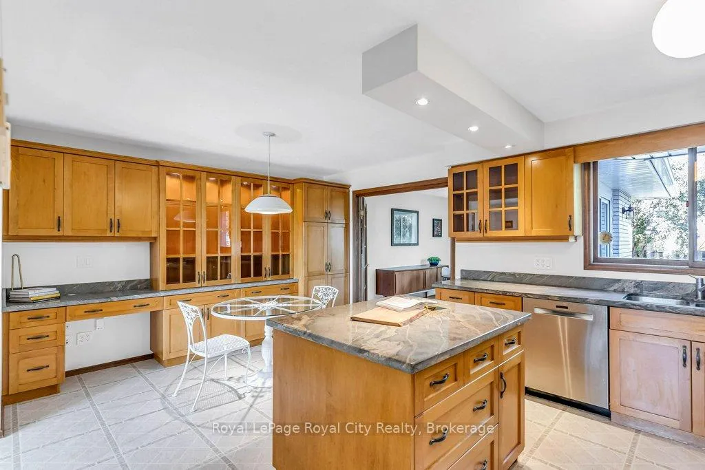 Photo 11 of 40 Keats Crescent, Guelph, Kortright West — HOMEH