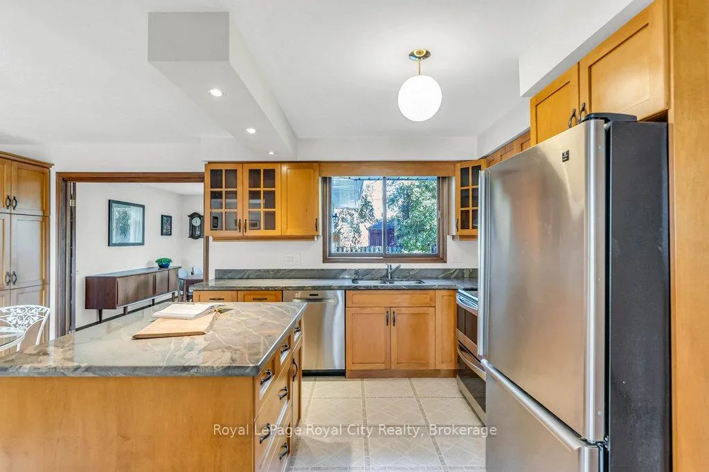 Photo 12 of 40 Keats Crescent, Guelph, Kortright West — HOMEH