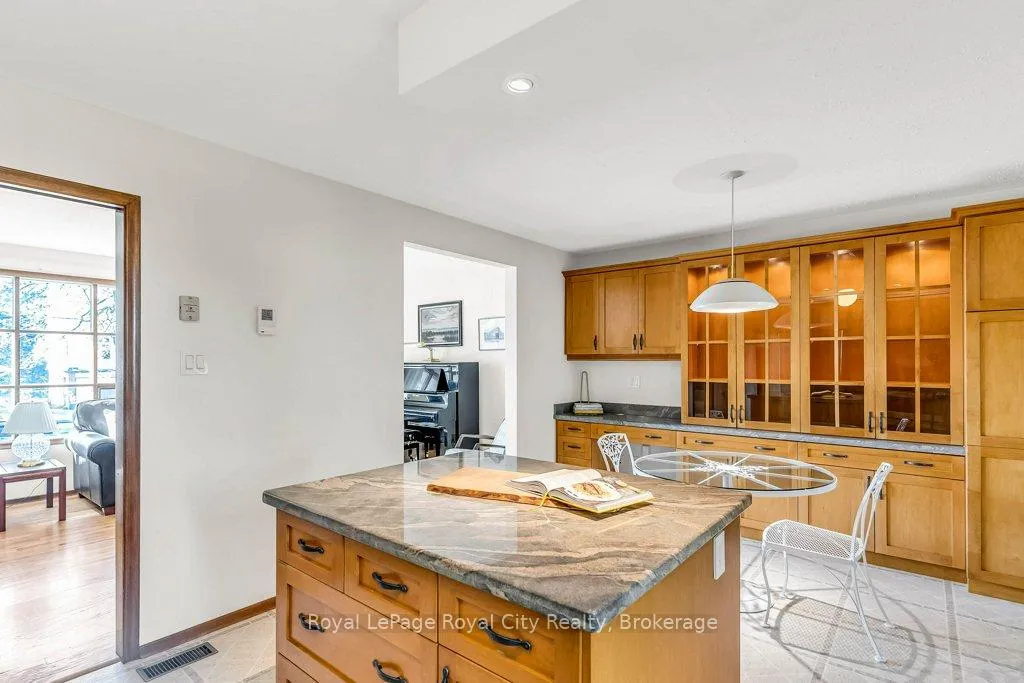 Photo 14 of 40 Keats Crescent, Guelph, Kortright West — HOMEH