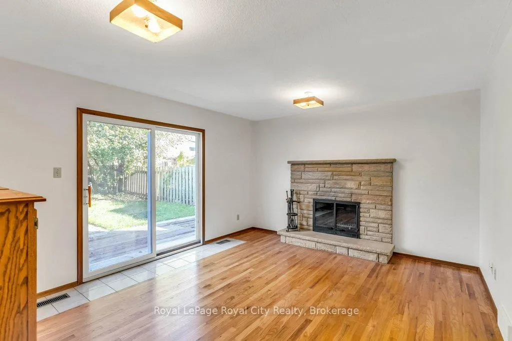 Photo 22 of 40 Keats Crescent, Guelph, Kortright West — HOMEH
