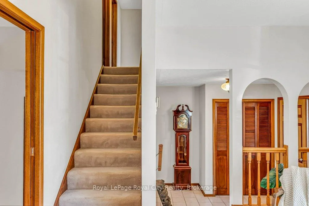 Photo 33 of 40 Keats Crescent, Guelph, Kortright West — HOMEH
