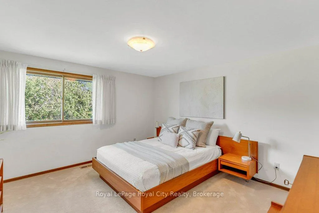 Photo 35 of 40 Keats Crescent, Guelph, Kortright West — HOMEH