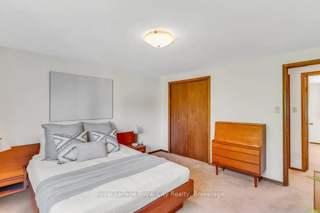 Photo 36 of 40 Keats Crescent, Guelph, Kortright West — HOMEH