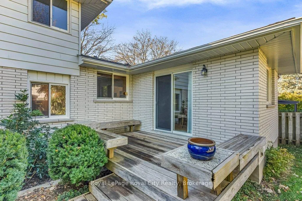 Photo 46 of 40 Keats Crescent, Guelph, Kortright West — HOMEH