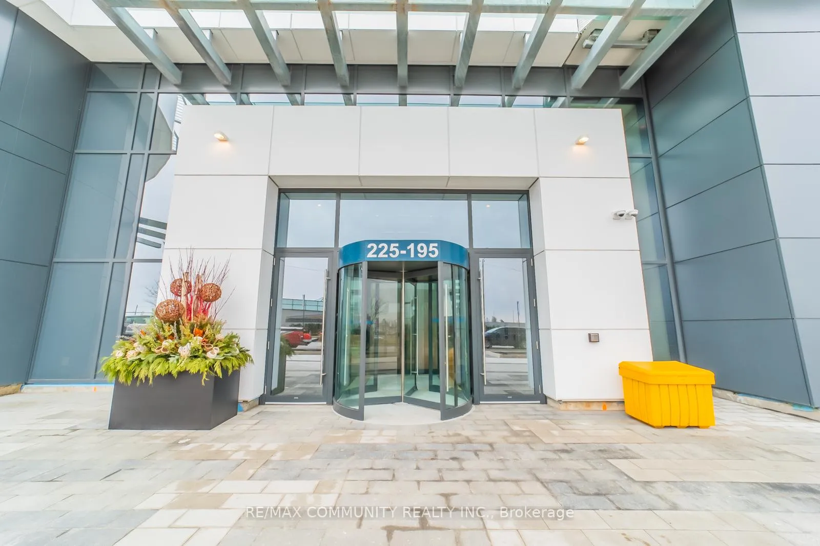 Photo 2 of Unit 716, 195 Commerce Street, Vaughan, Vaughan Corporate Centre — HOMEH