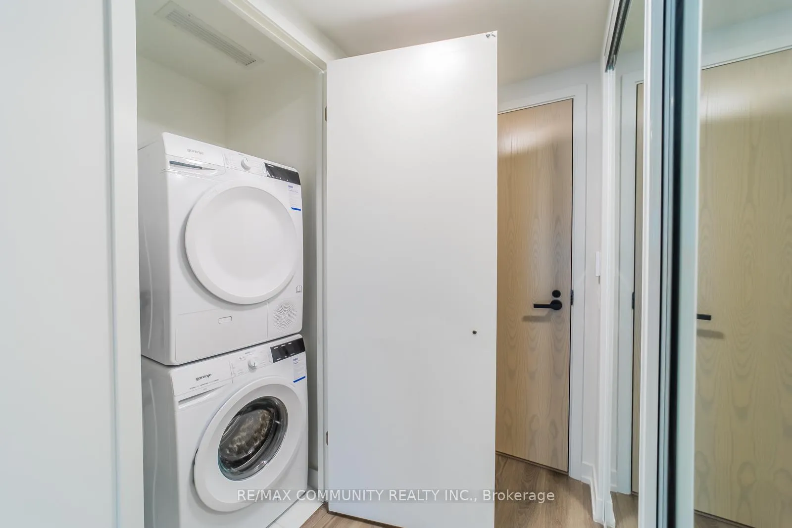Photo 16 of Unit 716, 195 Commerce Street, Vaughan, Vaughan Corporate Centre — HOMEH