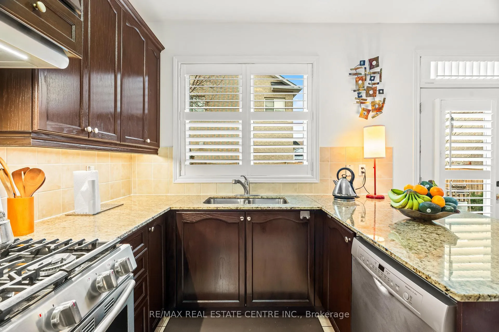 Photo 15 of 15 Helman Road, Brampton, Sandringham-Wellington — HOMEH