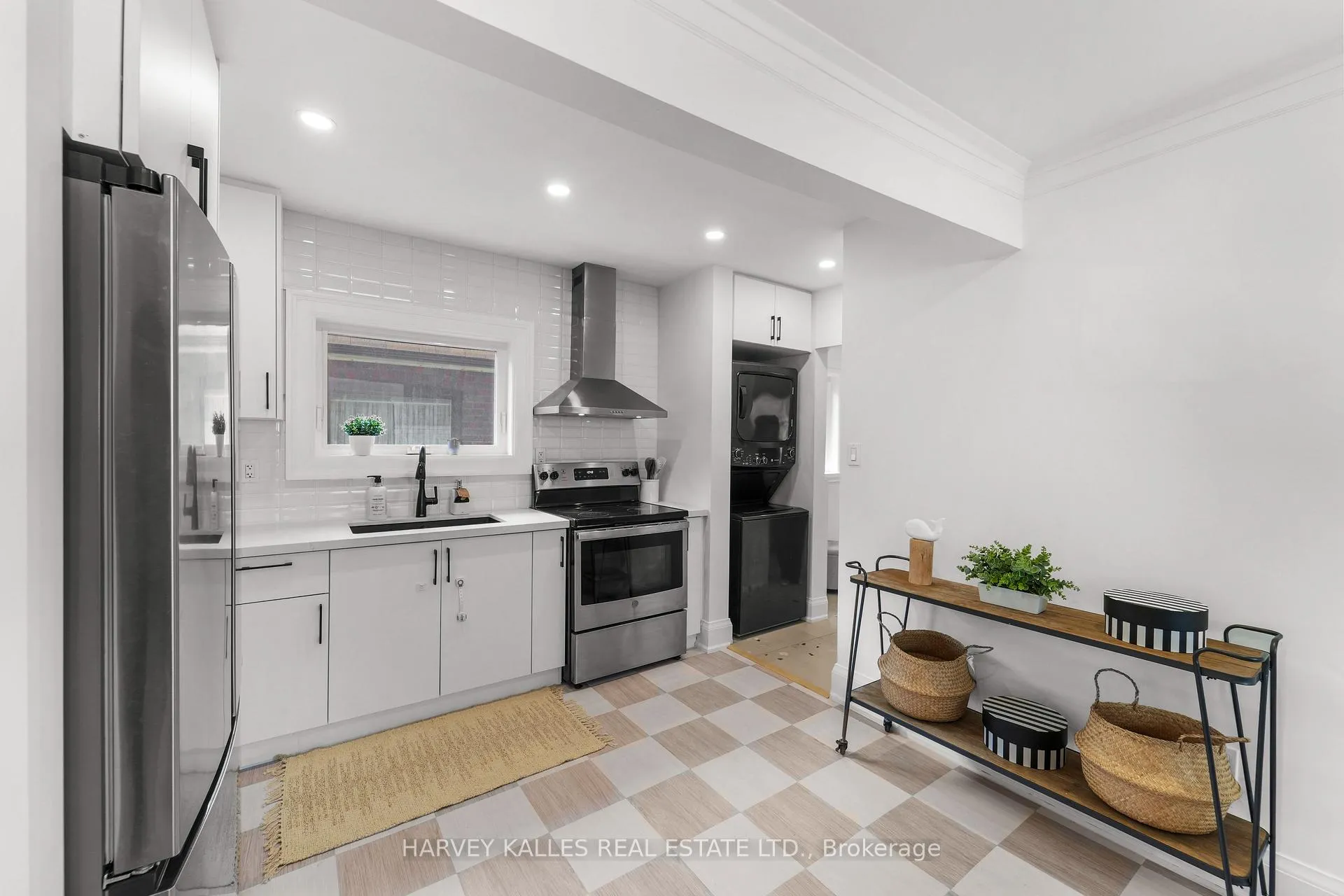 Photo 10 of 243 Northcliffe Boulevard, Toronto, Oakwood Village — HOMEH