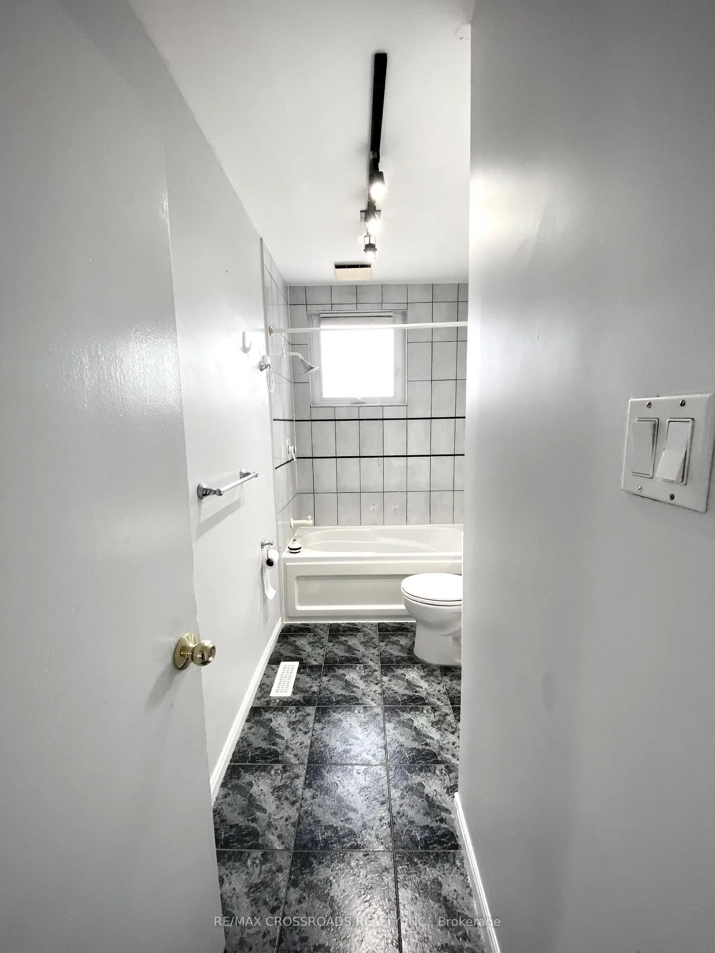 Photo 8 of 140 Gray Road, Hamilton, Stoney Creek — HOMEH