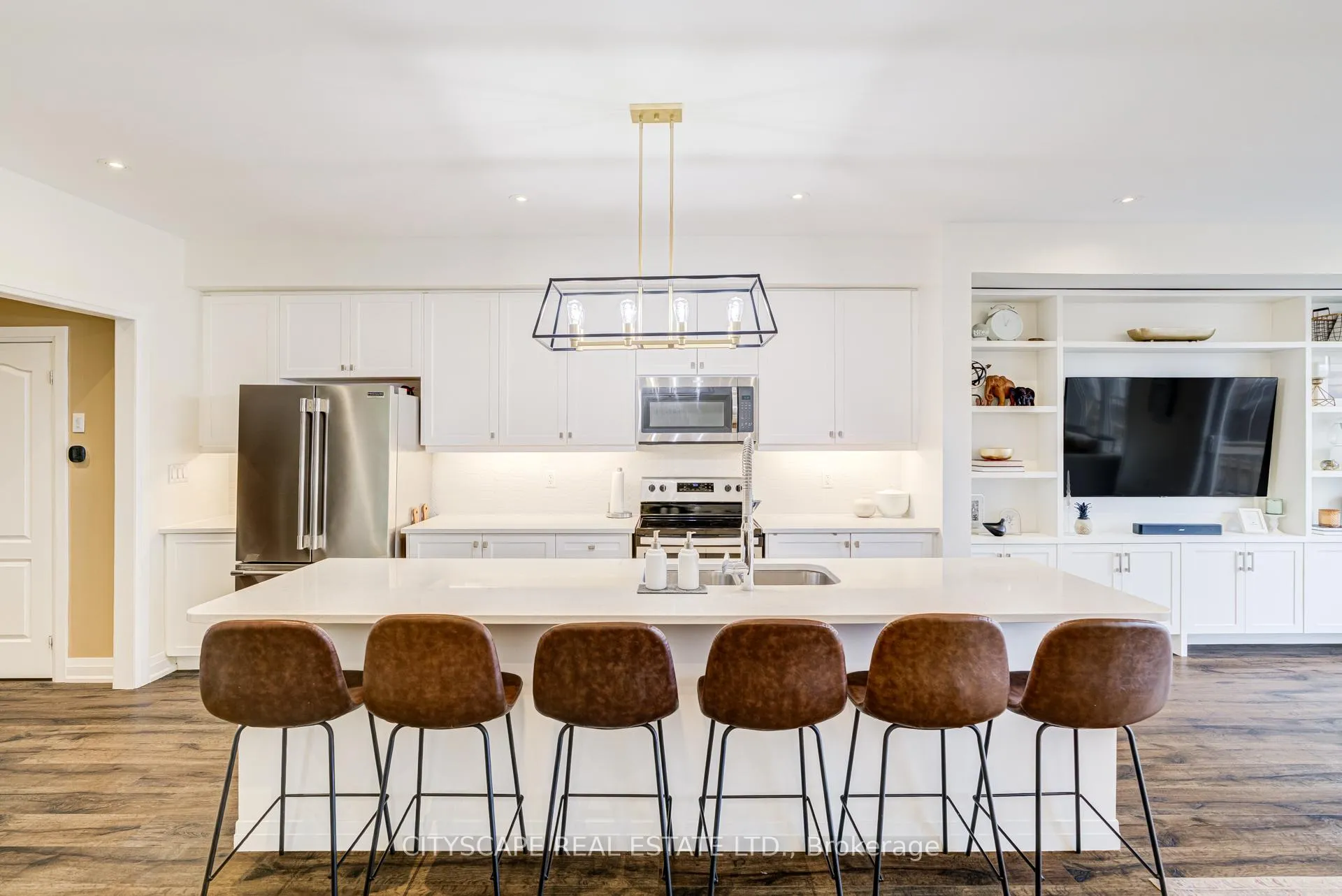 Photo 4 of 13 Porter Drive, Orangeville — HOMEH